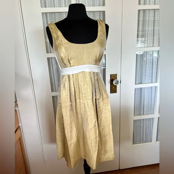 Vera Wang Dress - Picture 2 of 13